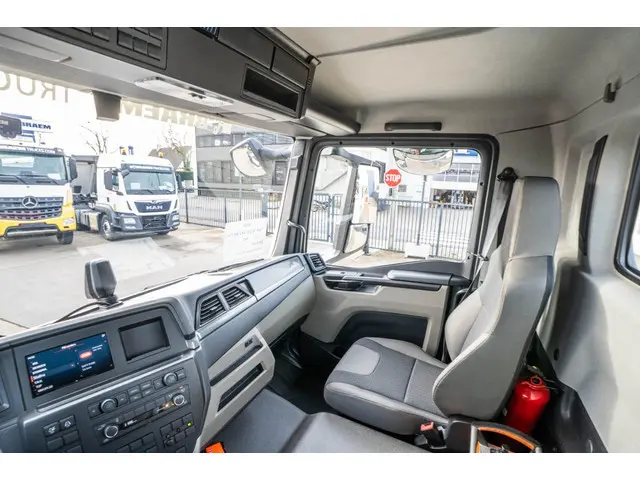 MAN TGM 18.250 +ATLAS 240.2E-A4+JIB 2022 Diesel 12