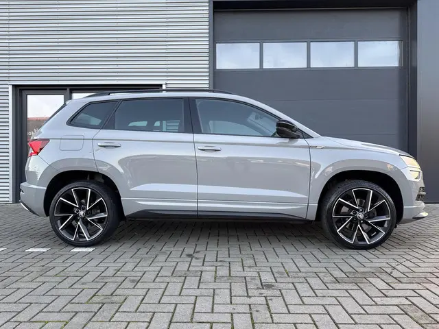 Škoda Karoq 1.5 TSI ACT Sportline Business 2021 Benzine 35