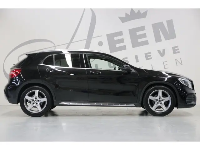 Mercedes-Benz GLA 180 Memory/AMG-styling 2018 Benzine 12