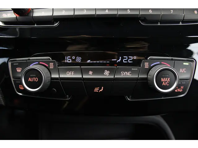 BMW X1 sDrive18i Business Edition 2022 Benzine 15