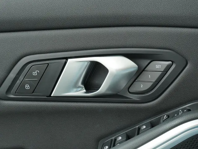 BMW 3 Serie Touring 330e 2025 Hybride Benzine 18