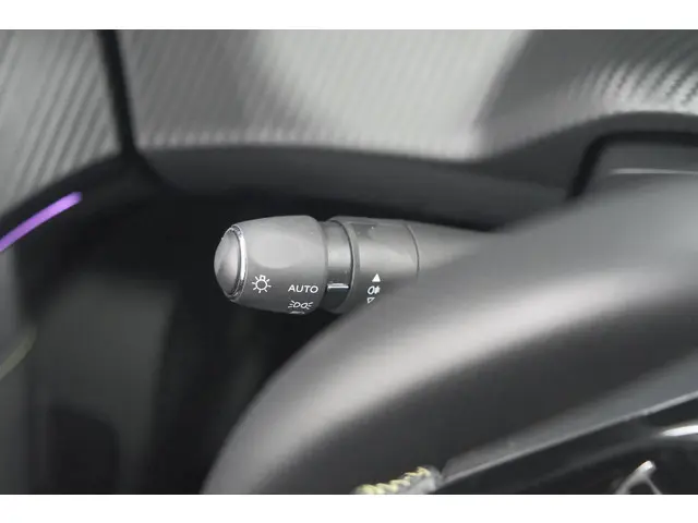 Peugeot 2008 PureTech 130 EAT8 GT 2024 Benzine 41