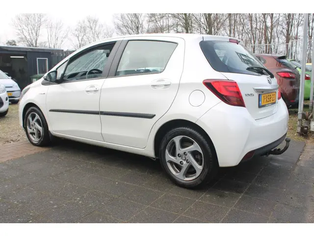 Toyota Yaris 1.5 Hybrid Aspiration 2014 Hybride Benzine 3