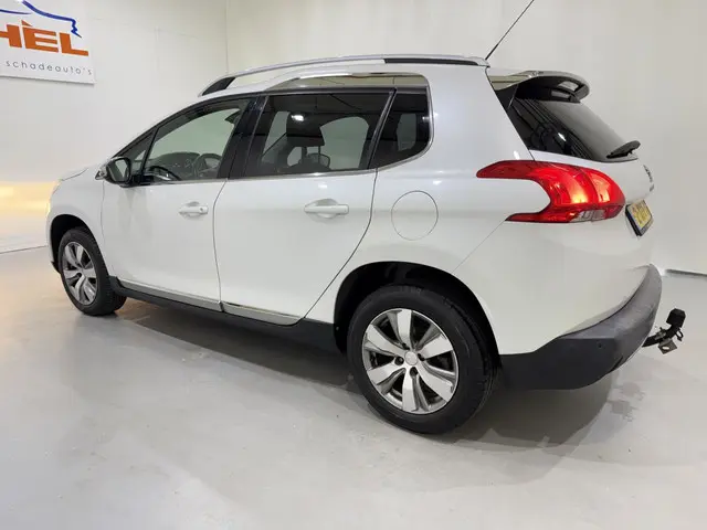 Peugeot 2008 1.2 PureTech 82 Allure Clima 2014 Benzine 4