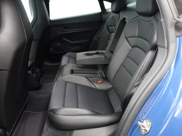 Porsche Taycan Performance 84 kWh- 2021 Elektrisch 21