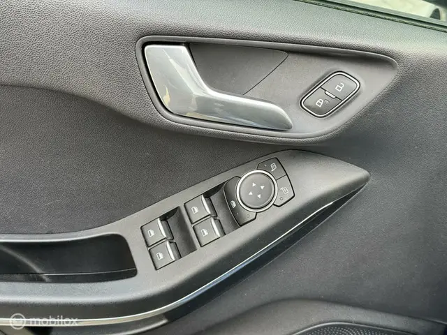 Ford Fiesta 1.0 EcoBoost Titanium 2021 Benzine 10