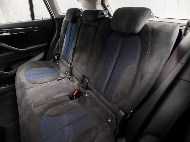 BMW X1 xDrive25e Sportline 2022 Hybride Benzine 14