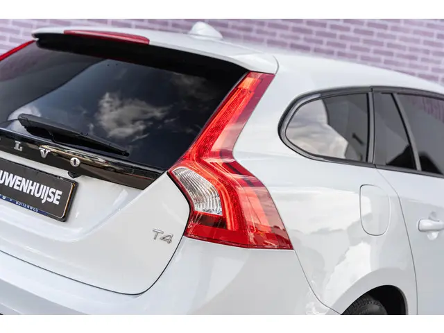 Volvo V60 2.0 T4 Ocean Race 2018 Benzine 10
