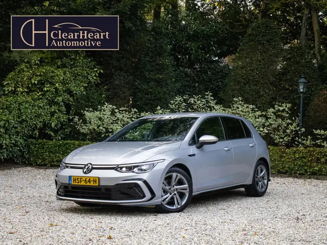 Volkswagen Golf 1.5 eTSI R-Line 2022 Benzine
