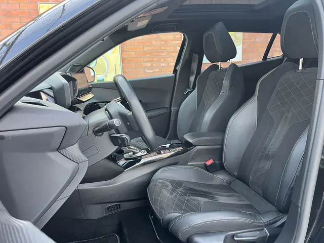 Peugeot e-2008 EV GT Pack 50 kWh 2022 Elektrisch 9