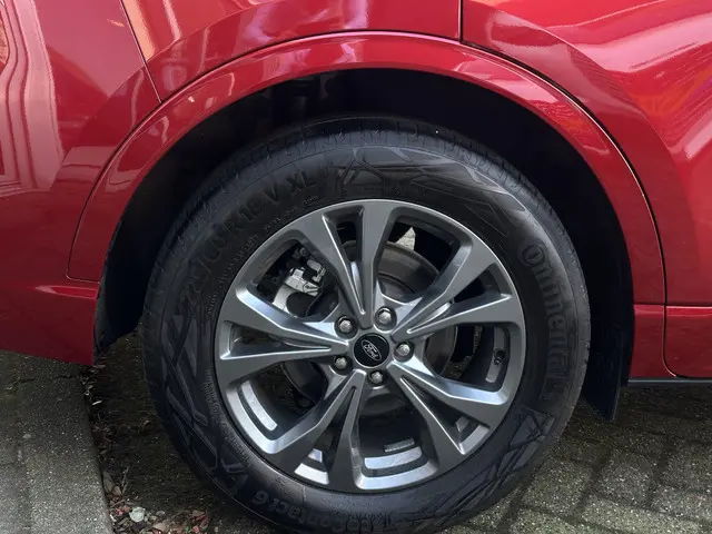 Ford Kuga 2.5 PHEV ST-Line 2024 Hybride Benzine 4