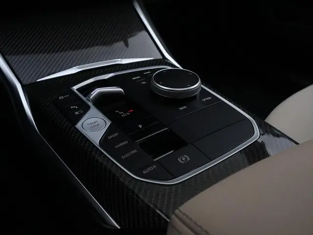 BMW 3 Serie Touring 330e 2025 Hybride Benzine 31