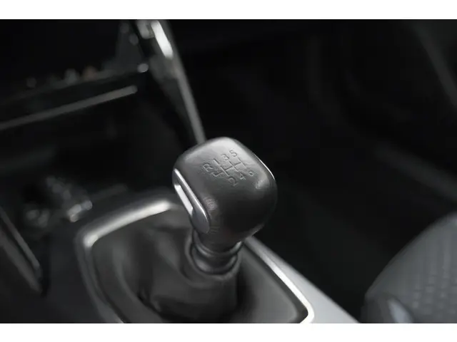 Peugeot 2008 PureTech 130 Allure Pack 2020 Benzine 42