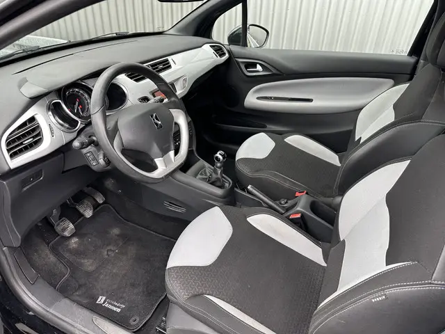 Citroën DS3 1.2 PureTech So Chic 2015 Benzine 3