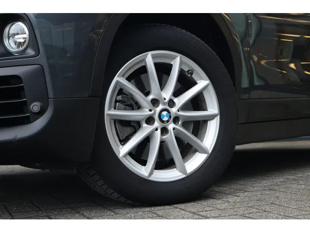 BMW X2 sDrive20i Executive 2018 Benzine 4