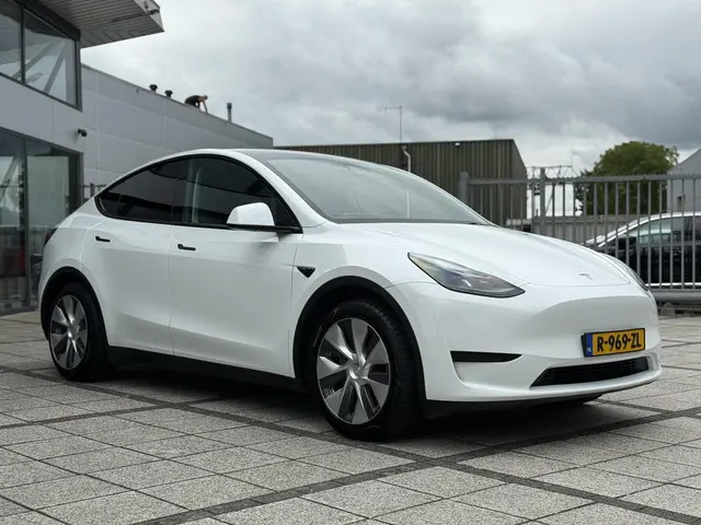 Tesla Model Y Aut. Range Plus 2022 Elektrisch 7