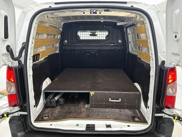 Peugeot Partner 1.5 BlueHDI Premium 130 PK 2020 Diesel 24