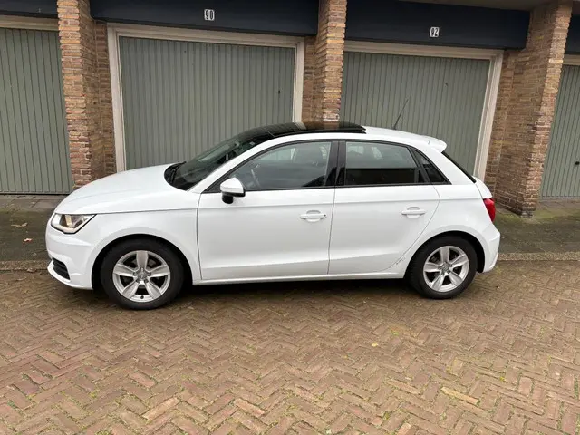 Audi A1 Sportback 1.0 TFSI Pro Line 2017 Benzine 2