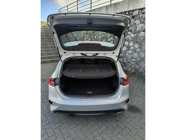 Kia Ceed 1.0 T-GDi DynamicLine 2023 Benzine 4