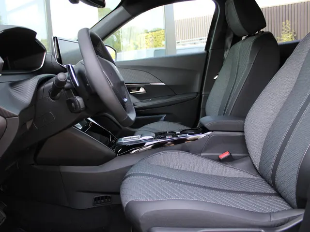 Peugeot e-2008 Allure Avantage 54 kWh 2025 Elektrisch 10