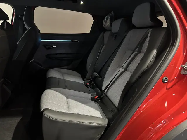 Mitsubishi Eclipse Cross Intense 87 kWh 2025 Elektrisch 7