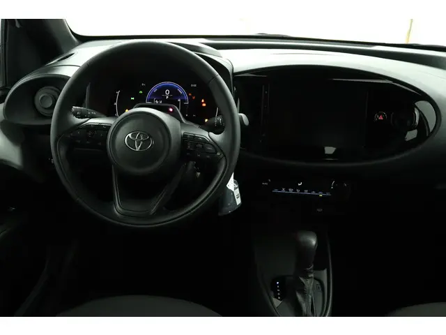 Toyota Aygo X Hybrid 115 play 2026 Hybride Benzine 57