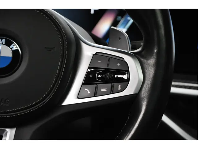 BMW X7 M60i xDrive 2022 Hybride Benzine 18