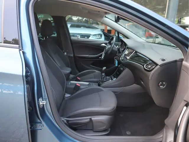Opel Astra 1.4 150 PK Innovation 2017 Benzine 22