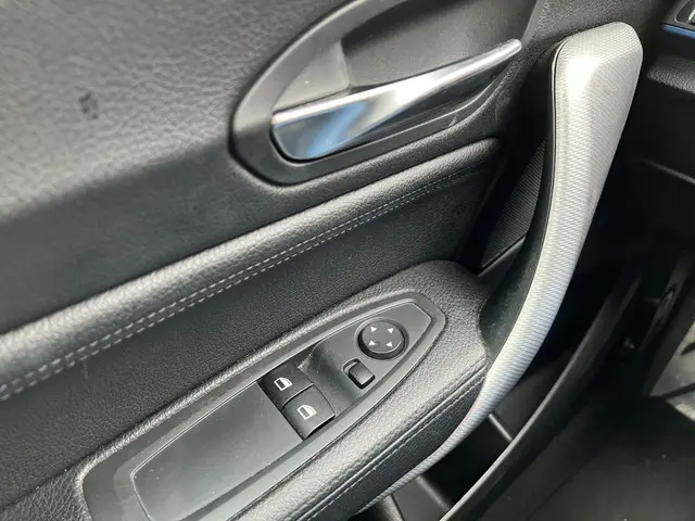 BMW 1 Serie 118i High Executive M-Pakket 2014 Benzine 14