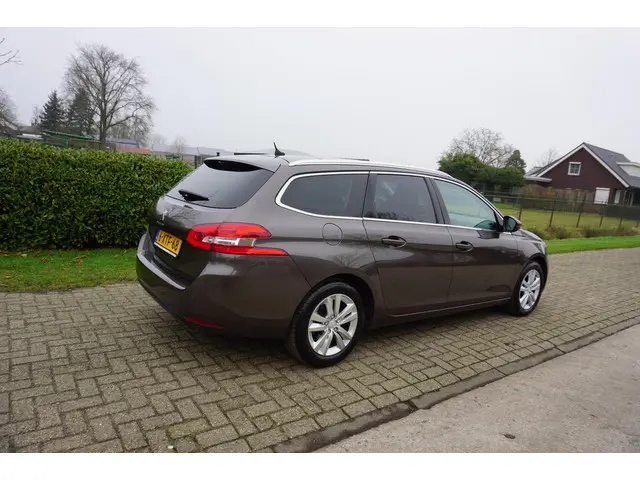 Peugeot 308 SW 1.2 130pk panoramadak NAP 2014 Benzine 5