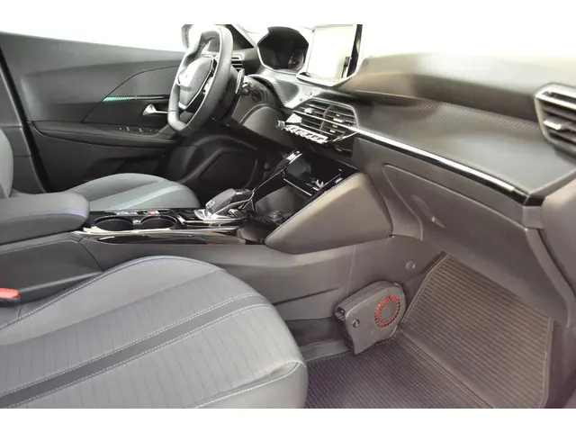 Peugeot 2008 1.2 Puretech 130pk Allure 2021 Benzine 10