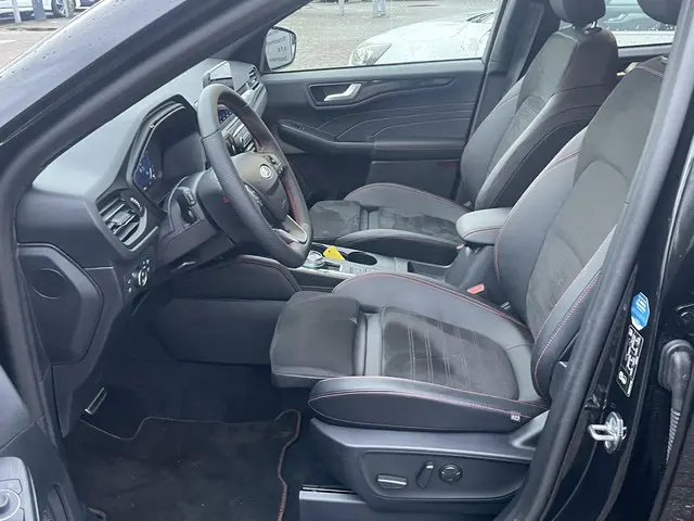 Ford Kuga 2.5 PHEV ST-Line X 2024 Hybride Benzine 34