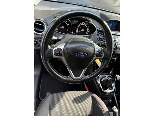 Ford Fiesta 1.0 EcoBoost Titanium 2016 Benzine 29