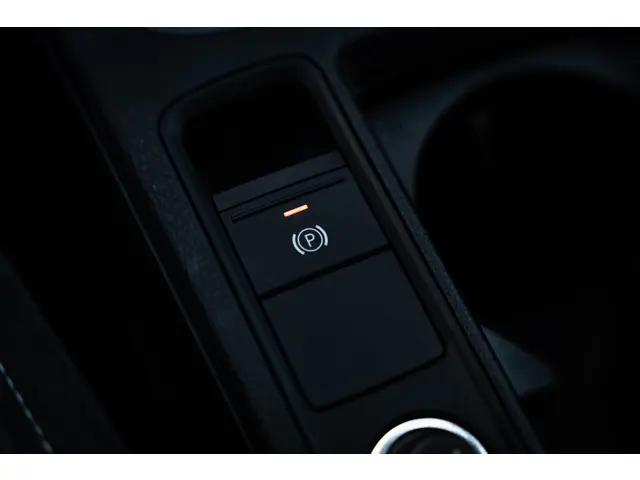 Audi Q3 45 TFSI e S edition 2022 Hybride Benzine 35