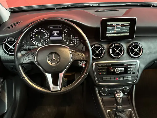 Mercedes-Benz A-Klasse 180 2014 Benzine 4