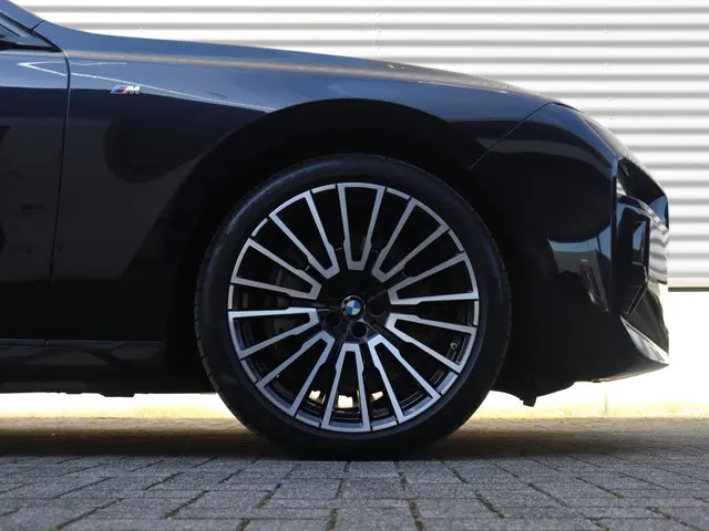 BMW 7 Serie 750e xDrive 2025 Hybride Benzine 6