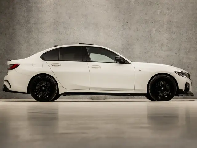 BMW 3 Serie 330i High Executive M Sport 2019 Benzine 4