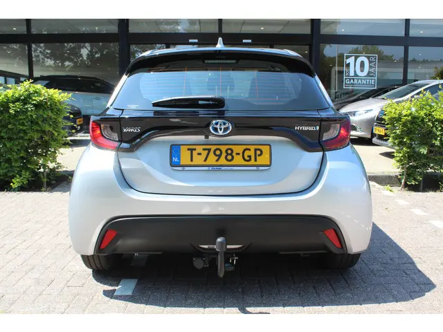 Toyota Yaris 1.5 Hybrid Active 2022 Hybride Benzine 9