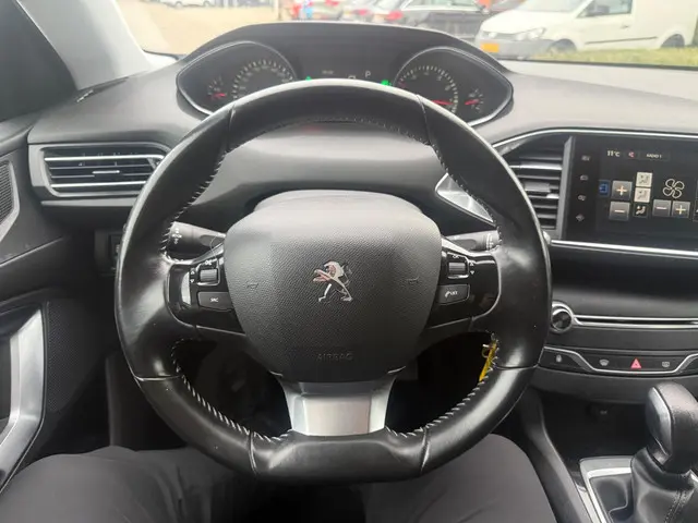 Peugeot 308 SW 1.2 PureTech Style 2015 Benzine 19