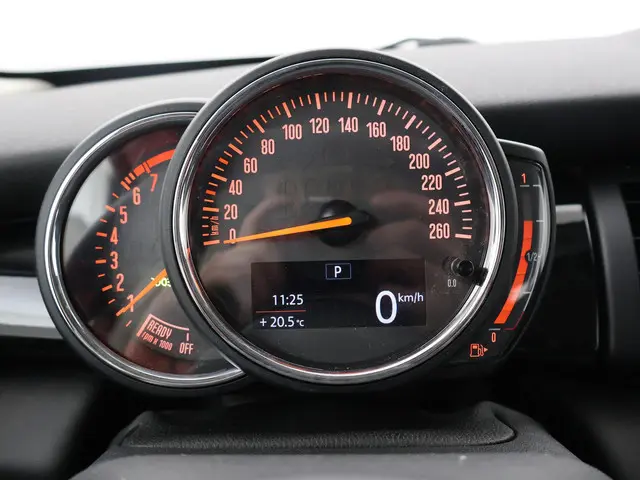 MINI Cooper MINI 1.5 136PK AUT. PEPPER 2018 Benzine 14