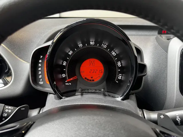 Toyota Aygo 1.0 VVT-i x-play automaat 2021 Benzine 18