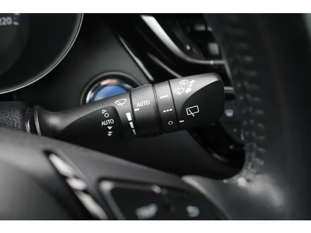 Toyota C-HR 2.0 Hybrid Style 2021 Hybride Benzine 25