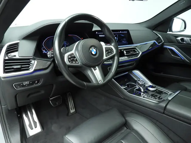 BMW X6 xDrive40i 2022 Benzine 6