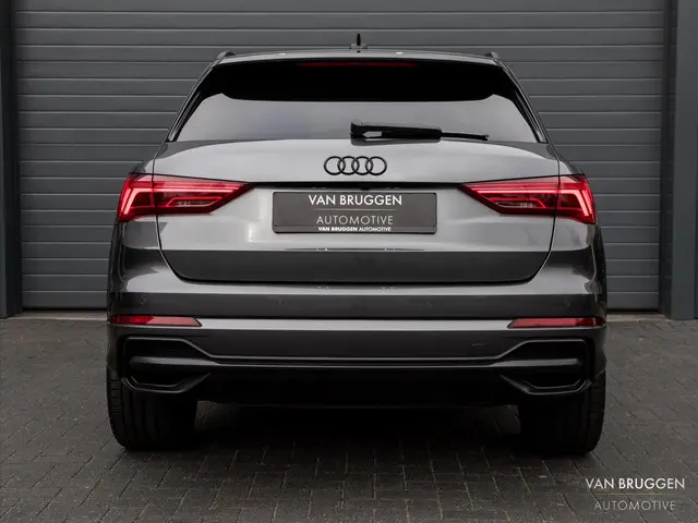 Audi Q3 45 TFSI e S-Line 2022 Hybride Benzine 9