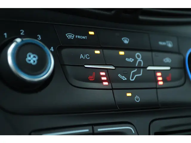 Ford Kuga 1.5 TITANIUM 2018 Benzine 5