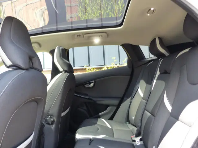 Volvo V40 T3 Dynamic Edition 2019 Benzine 20