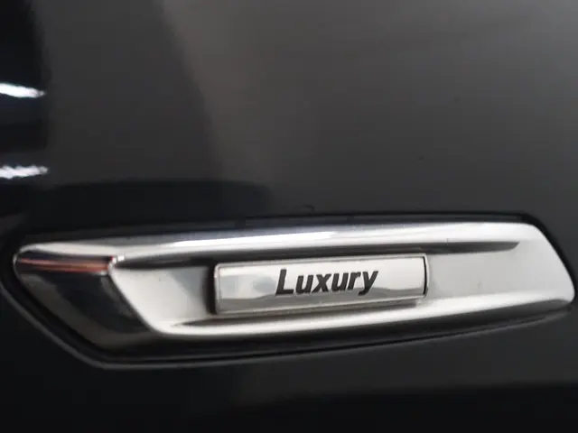 BMW 5 Serie 528i High Executive Iuxury Aut- 2014 Benzine 30