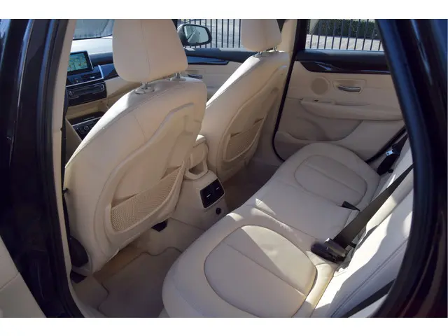 BMW 2 Serie Active Tourer 218i Essential 2015 Benzine 19