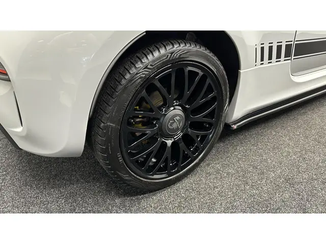 Fiat 500 1.4 T-Jet Abarth 595 2017 Benzine 13