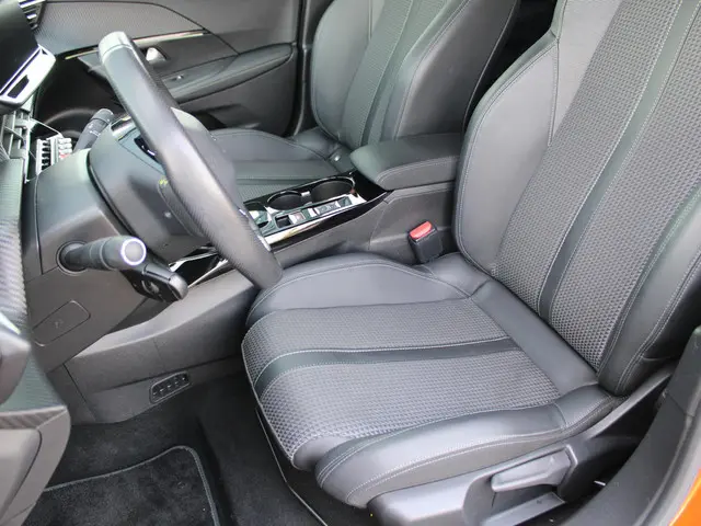 Peugeot e-2008 EV GT 50 kWh 2021 Elektrisch 14